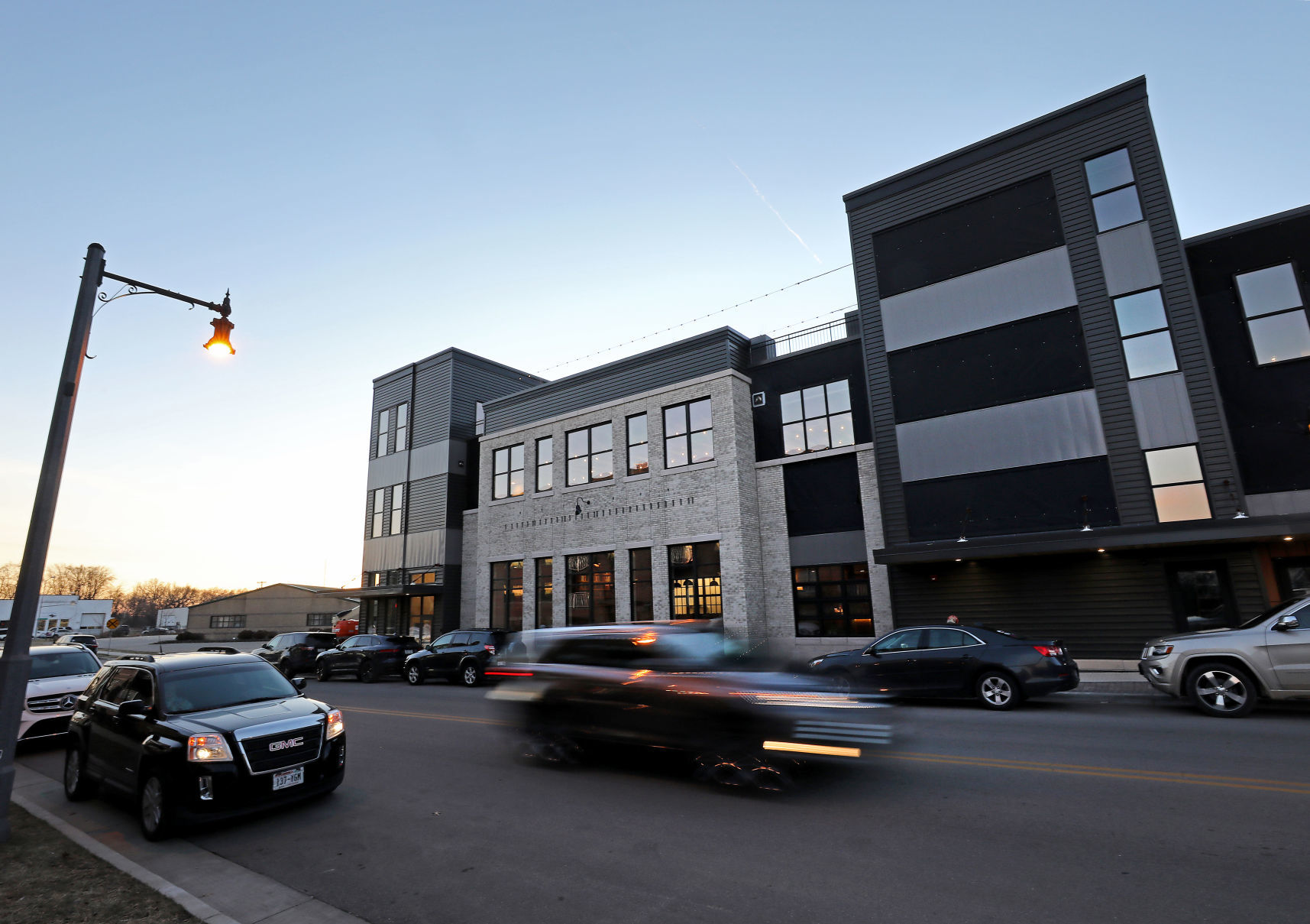 122318-wsj-biz-full-mile-loft-10